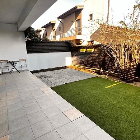 Otopeni Airport Apartment With Private Garden Eksteriør bilde