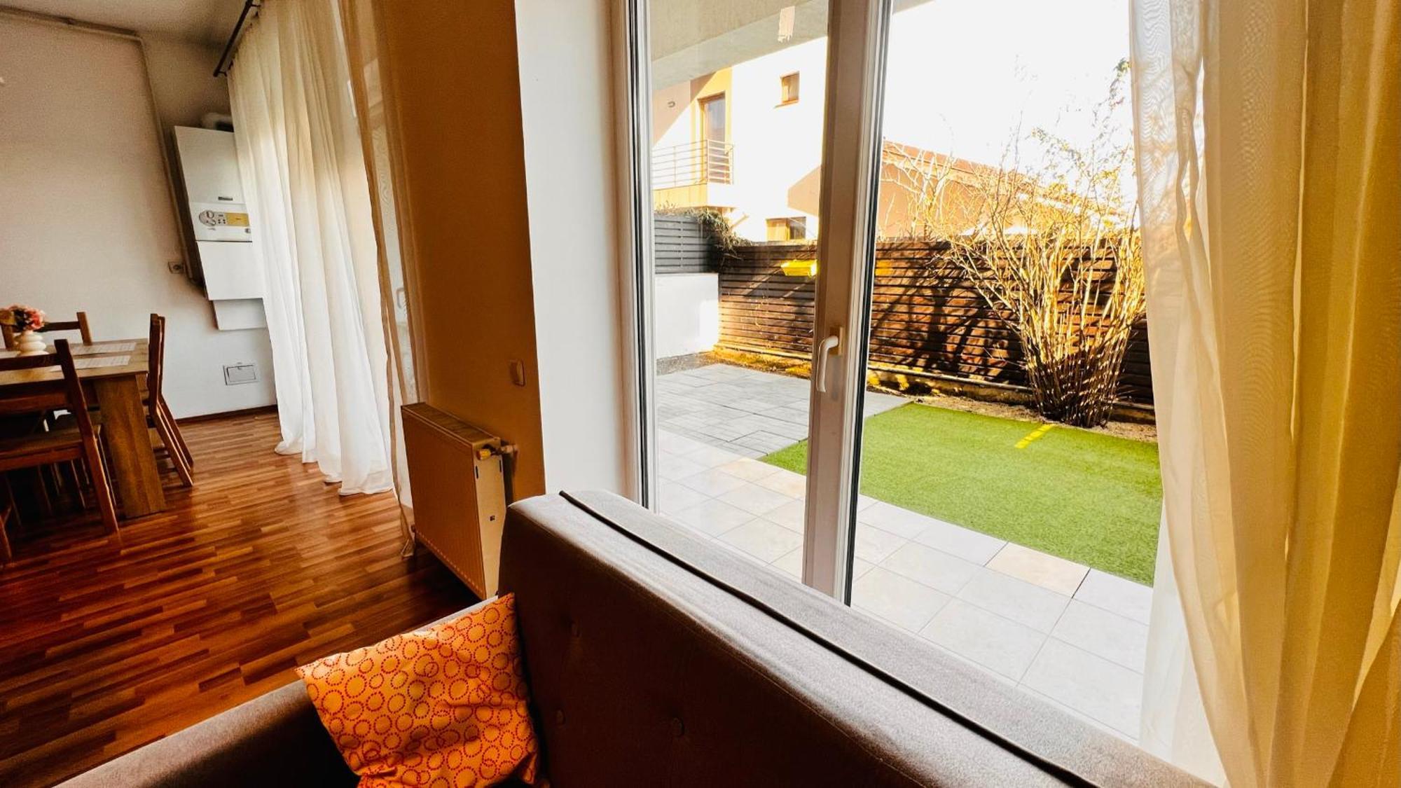 Otopeni Airport Apartment With Private Garden Eksteriør bilde