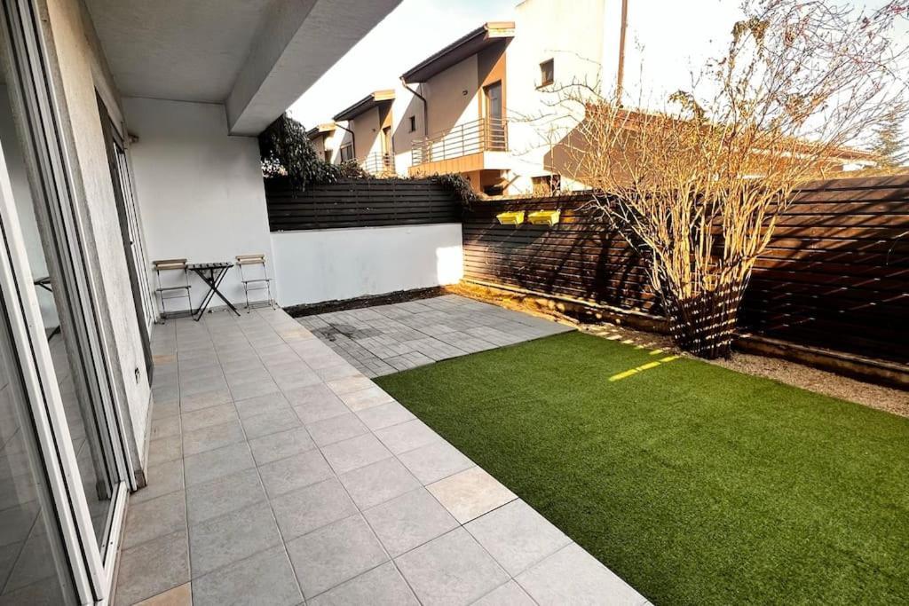 Otopeni Airport Apartment With Private Garden Eksteriør bilde