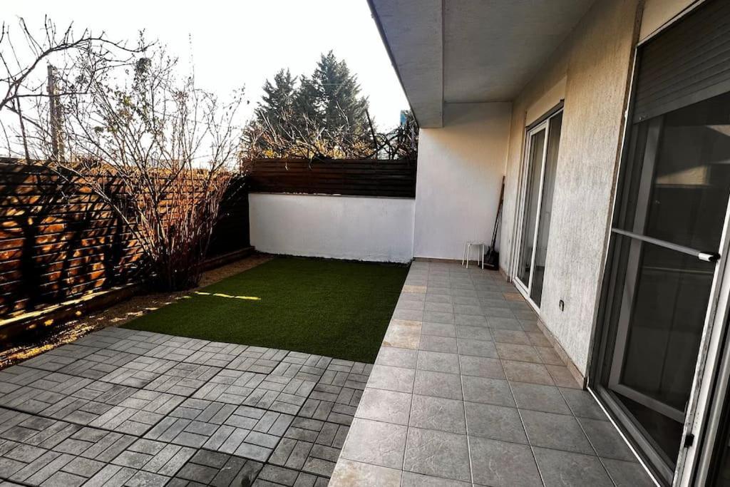 Otopeni Airport Apartment With Private Garden Eksteriør bilde
