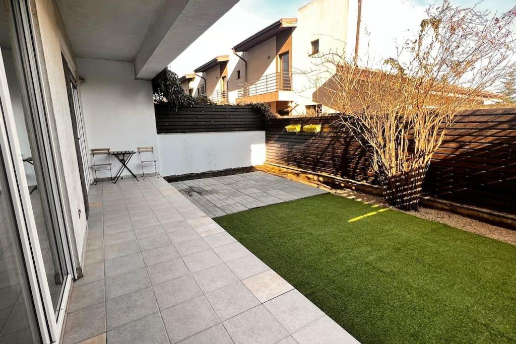 Otopeni Airport Apartment With Private Garden Eksteriør bilde